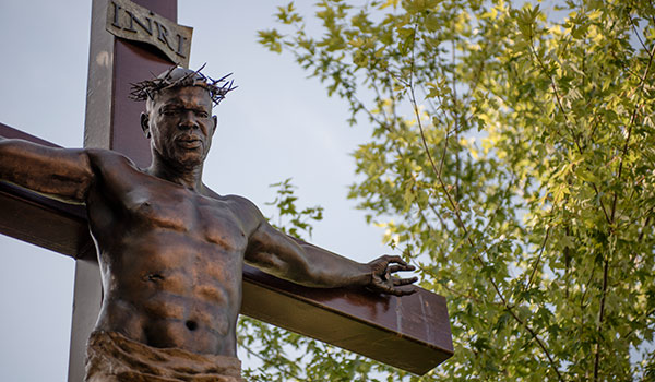 crucifixtion-statue-600x350.jpg
