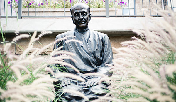 pedro-arrupe-statue-600x350.jpg