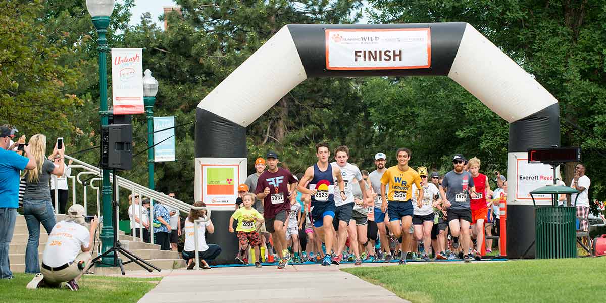 Regis 5K starting line