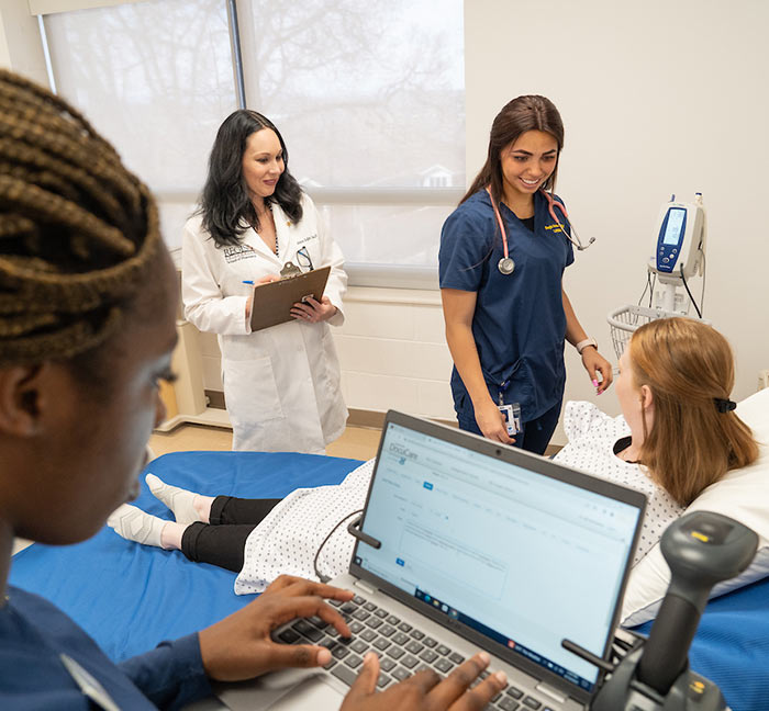 Women in medical lab