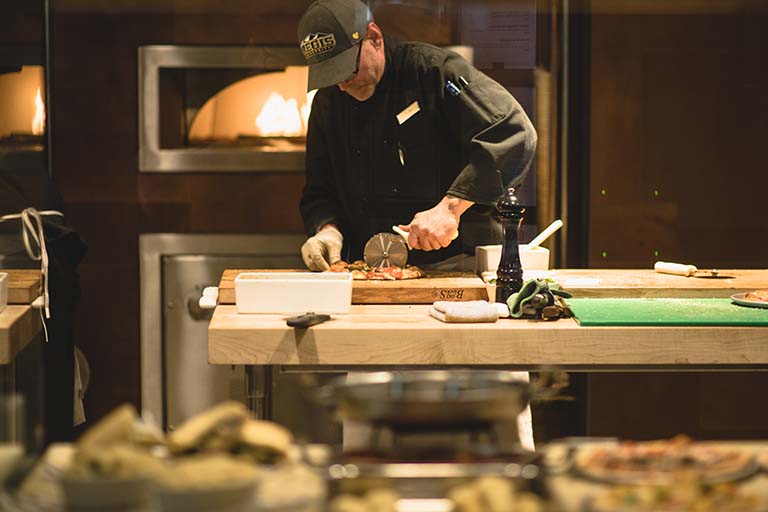 walkers pub pizza image
