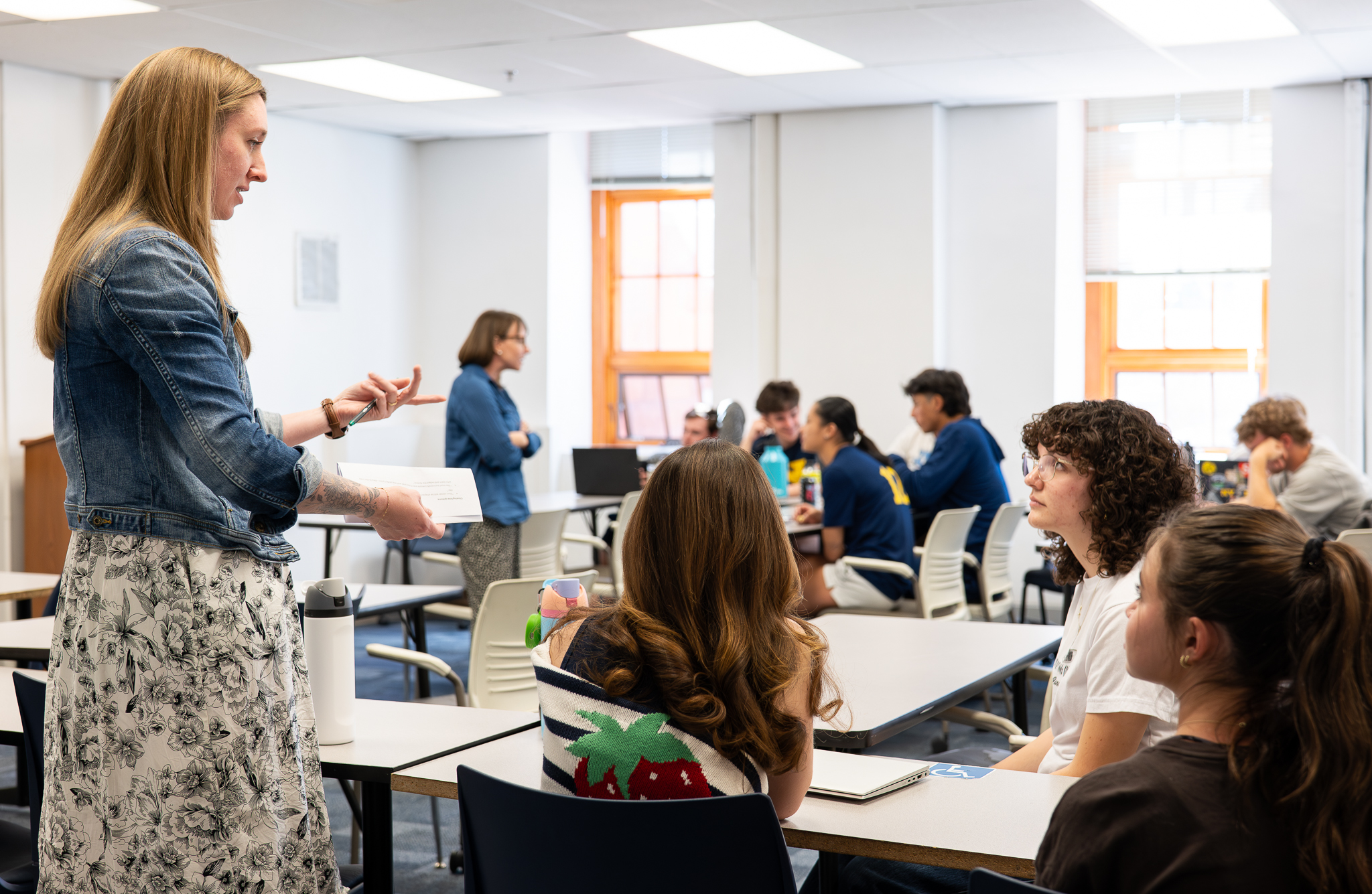 Anderson Alumni Speaker Cassandra Grady working with a classroom of students