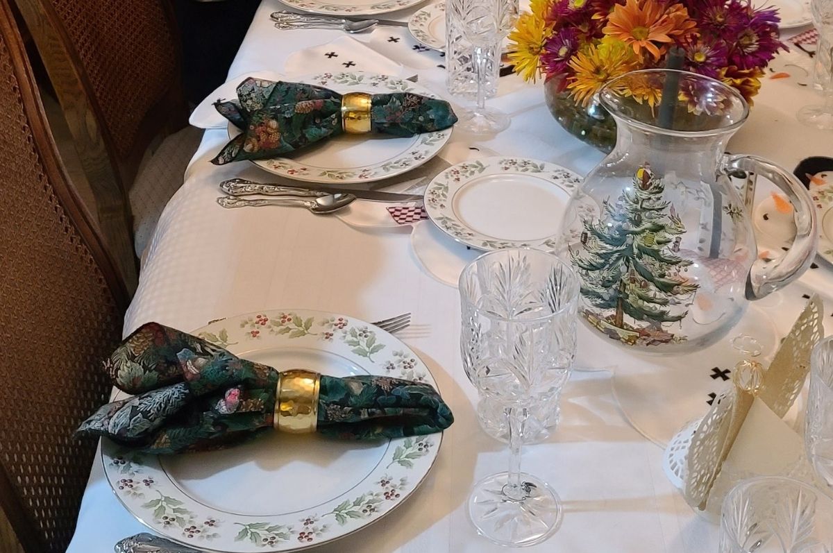 Christmas table setting